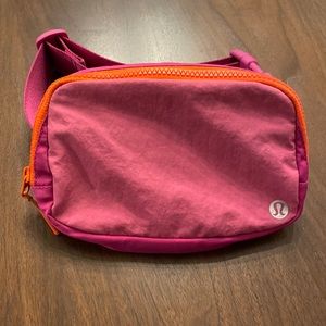 Lululemon Everywhere Belt Bag